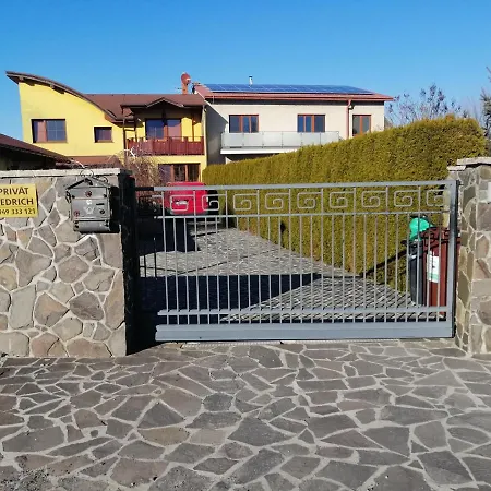 Utulny Domcek Privat Bedrich Nyaraló *